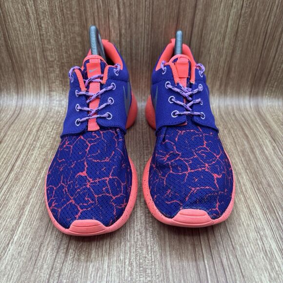 Nike Roshe GS Size 7Y Or Women’s 8.5 Lava Purple Metallic Silver Running Sneaker - Picture 2 of 8